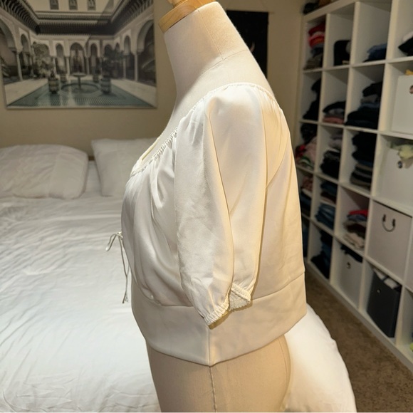 Boohoo Curve | NWT Lace Up Front Detail Crop Top Ivory White Vintage Look - Picture 2 of 13